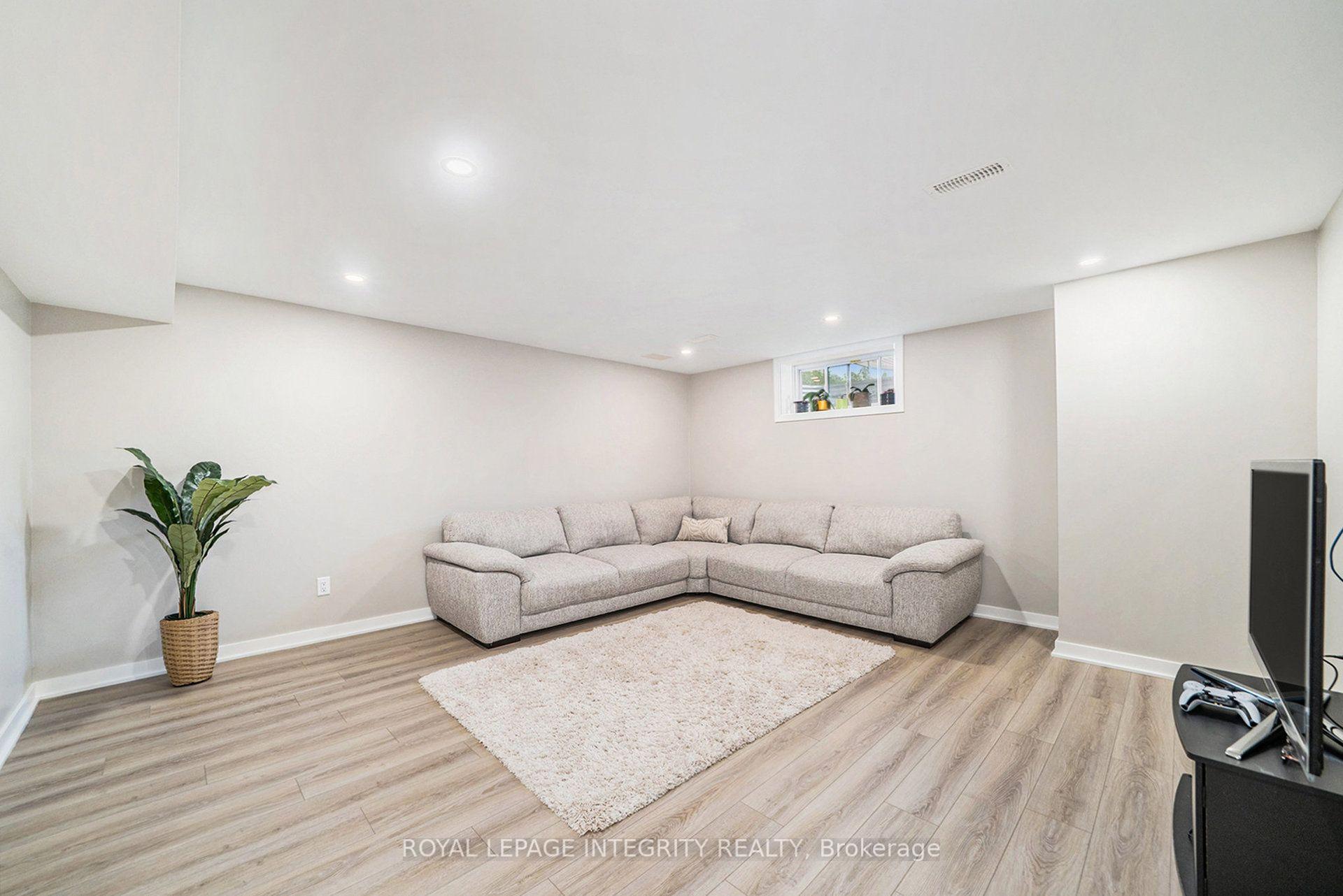 Photo 26 of 126 Groningen Street, Ottawa, Kanata - Emerald Meadows/Trailwest — HOMEH