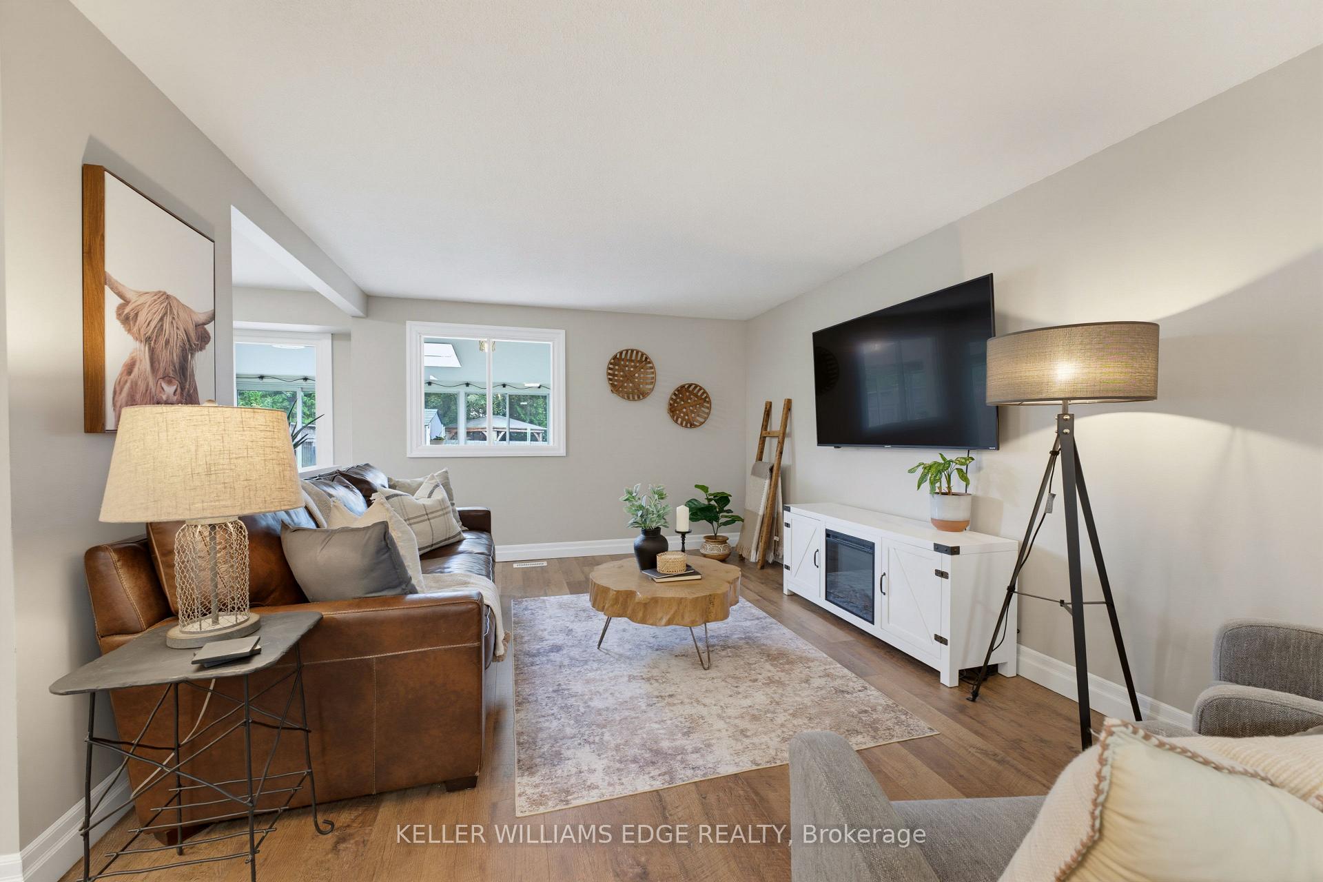 Photo 8 of 431 West Acres Drive, Guelph, Willow West/Sugarbush/West Acres — HOMEH