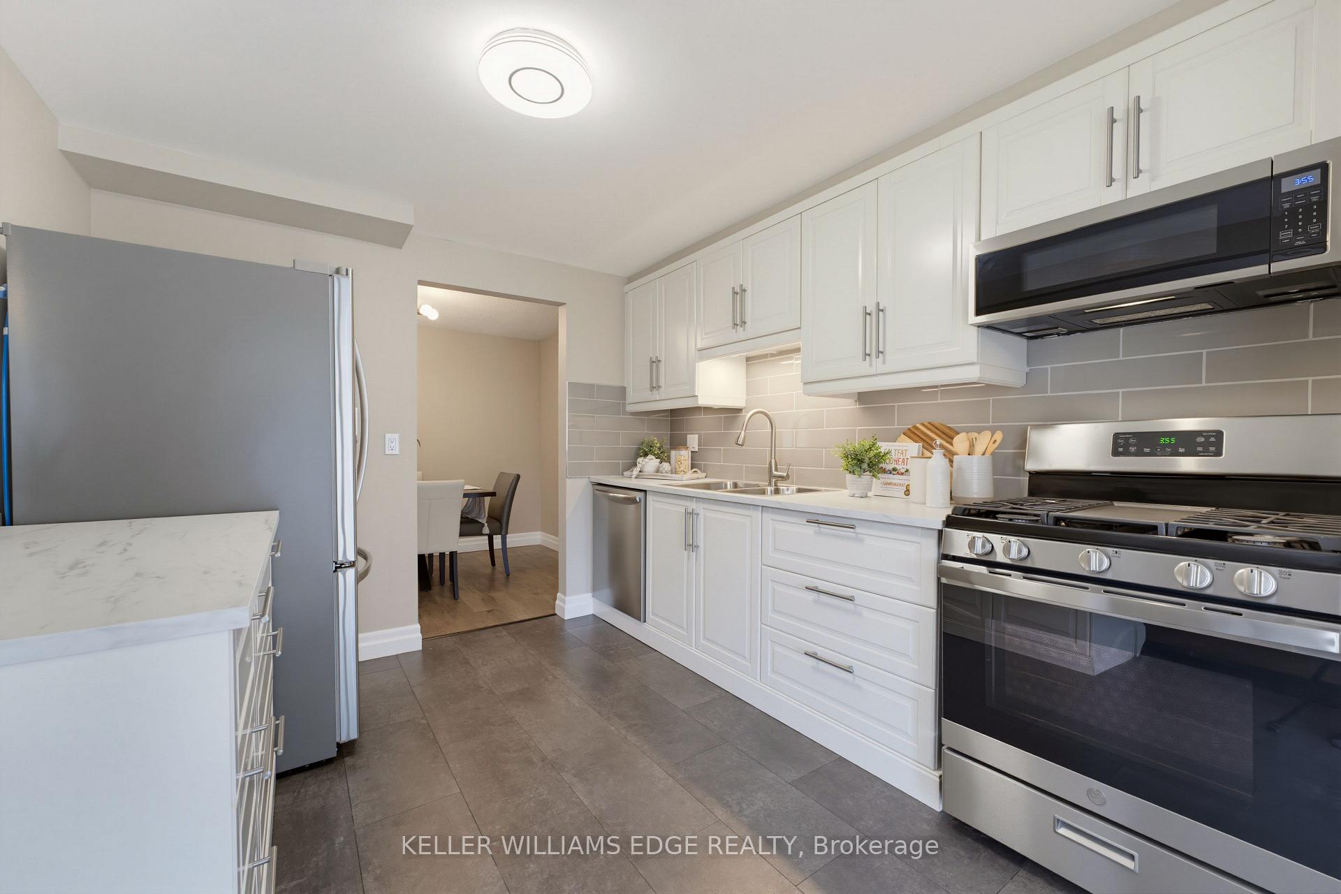 Photo 10 of 431 West Acres Drive, Guelph, Willow West/Sugarbush/West Acres — HOMEH