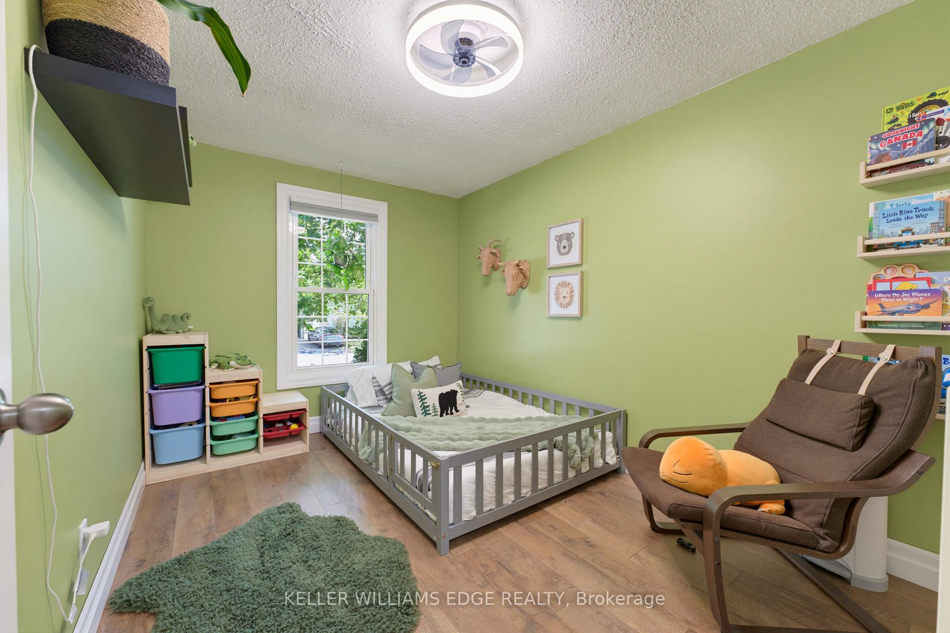 Photo 17 of 431 West Acres Drive, Guelph, Willow West/Sugarbush/West Acres — HOMEH