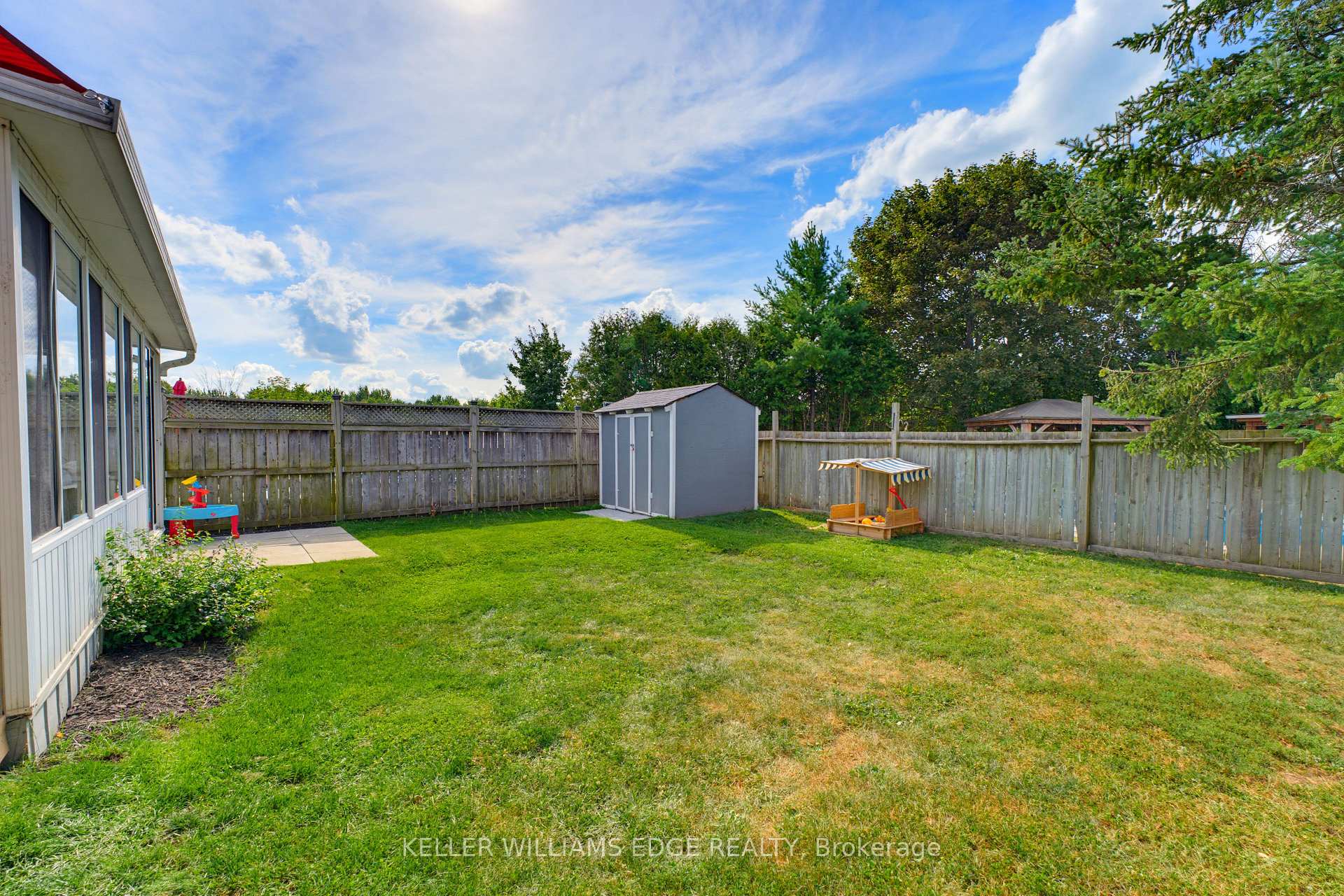 Photo 27 of 431 West Acres Drive, Guelph, Willow West/Sugarbush/West Acres — HOMEH