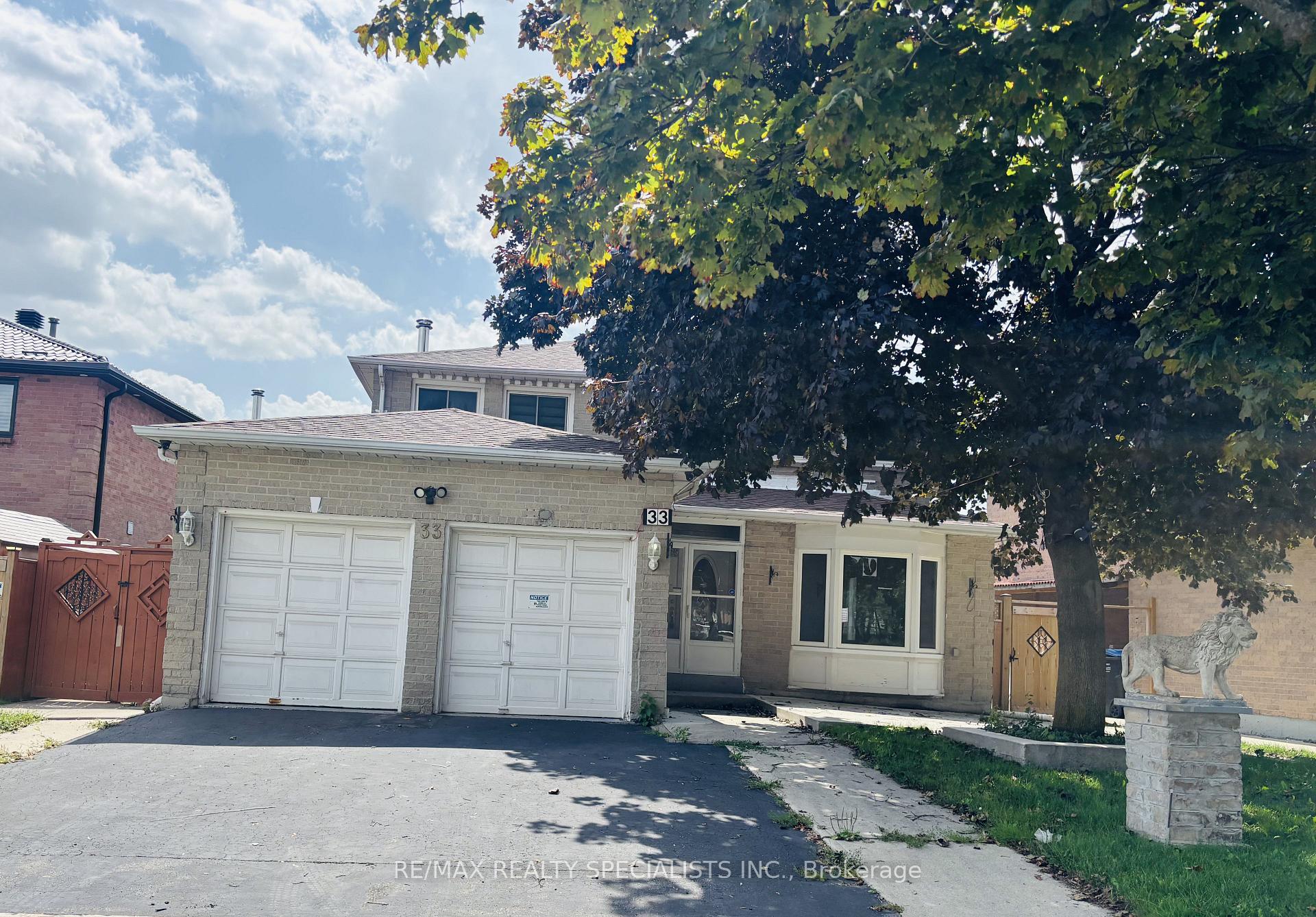 Photo 2 of 33 Cherrytree Drive, Brampton, Fletcher's Creek South — HOMEH