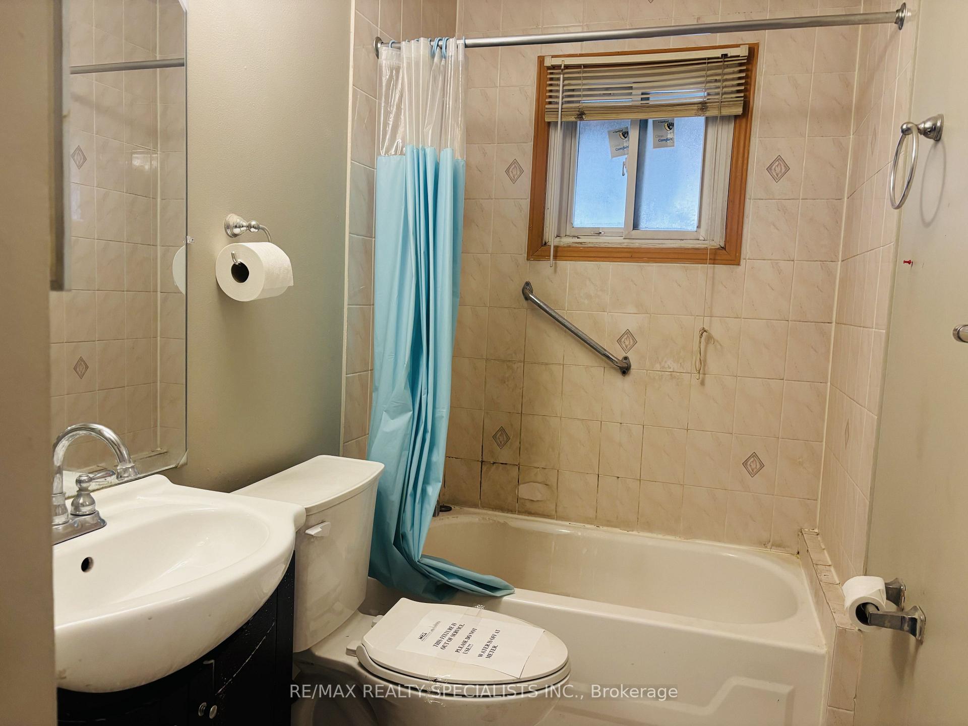 Photo 16 of 33 Cherrytree Drive, Brampton, Fletcher's Creek South — HOMEH