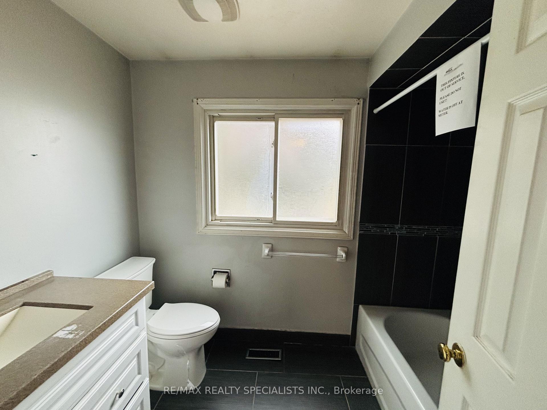 Photo 24 of 33 Cherrytree Drive, Brampton, Fletcher's Creek South — HOMEH