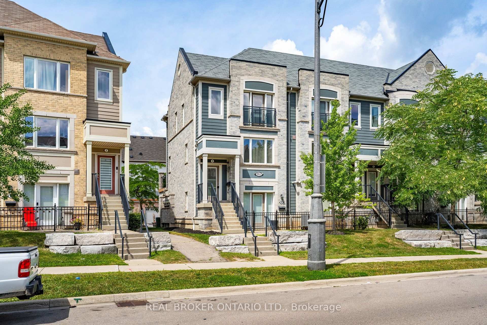 Photo 1 of Unit 9, 3015 Destination Drive, Mississauga, Churchill Meadows — HOMEH