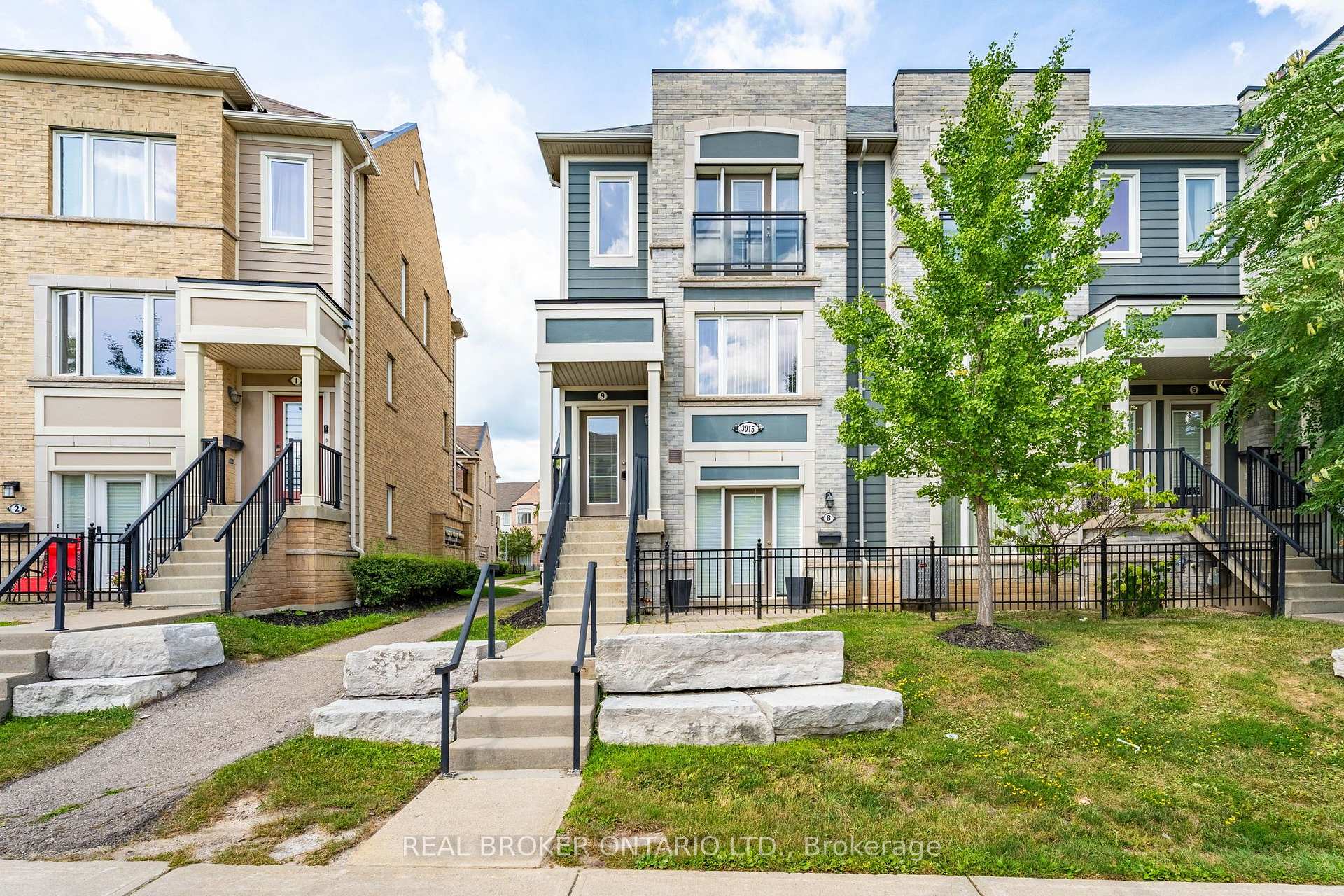 Photo 3 of Unit 9, 3015 Destination Drive, Mississauga, Churchill Meadows — HOMEH
