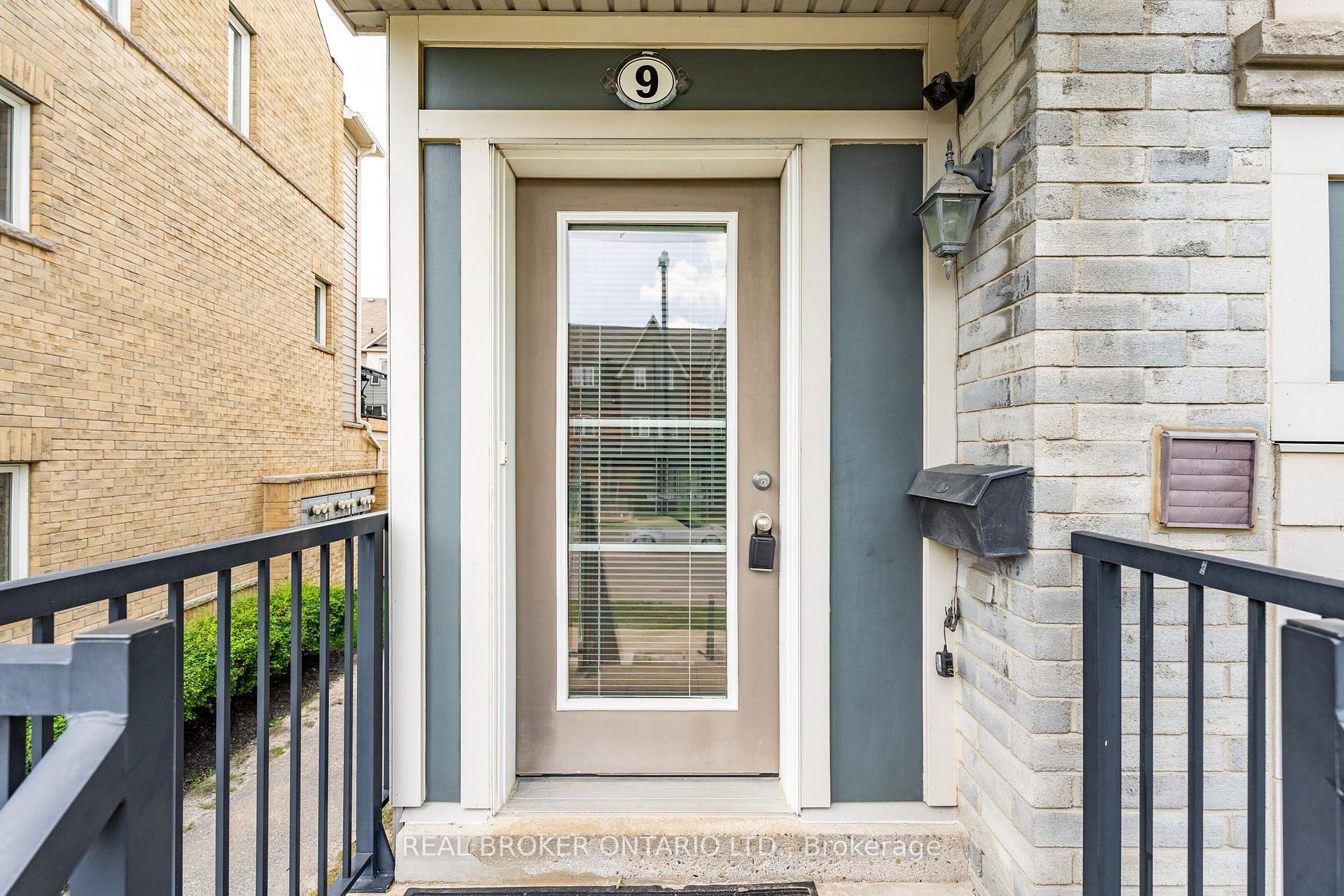 Photo 5 of Unit 9, 3015 Destination Drive, Mississauga, Churchill Meadows — HOMEH
