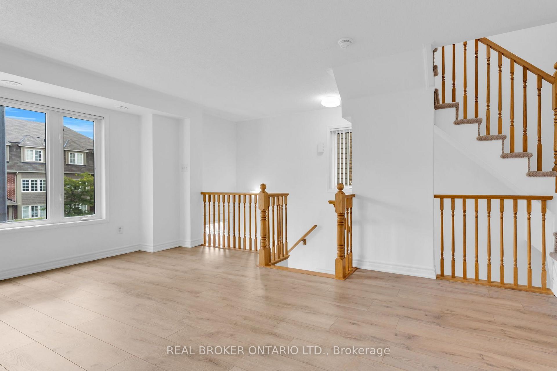 Photo 7 of Unit 9, 3015 Destination Drive, Mississauga, Churchill Meadows — HOMEH