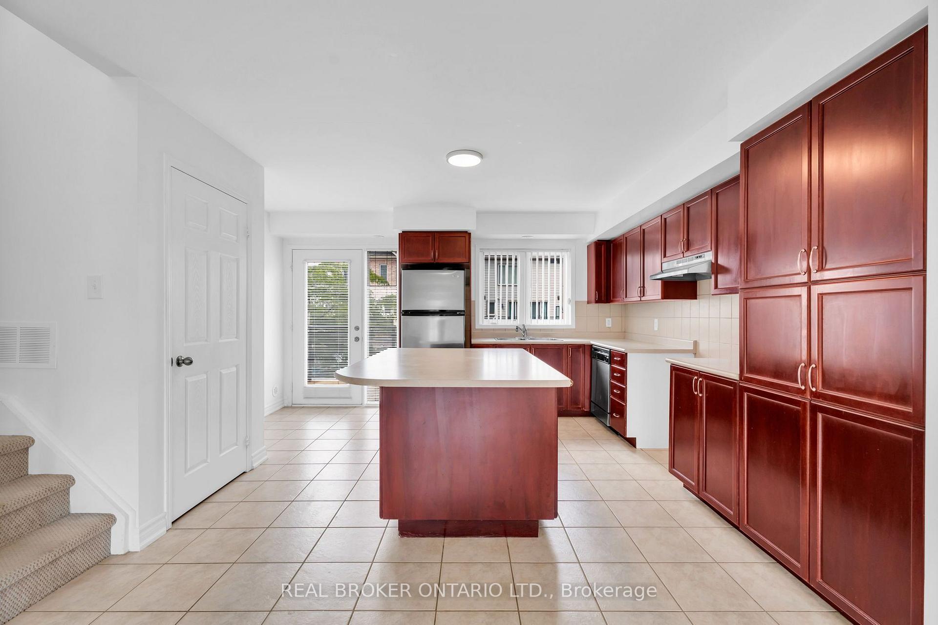 Photo 11 of Unit 9, 3015 Destination Drive, Mississauga, Churchill Meadows — HOMEH