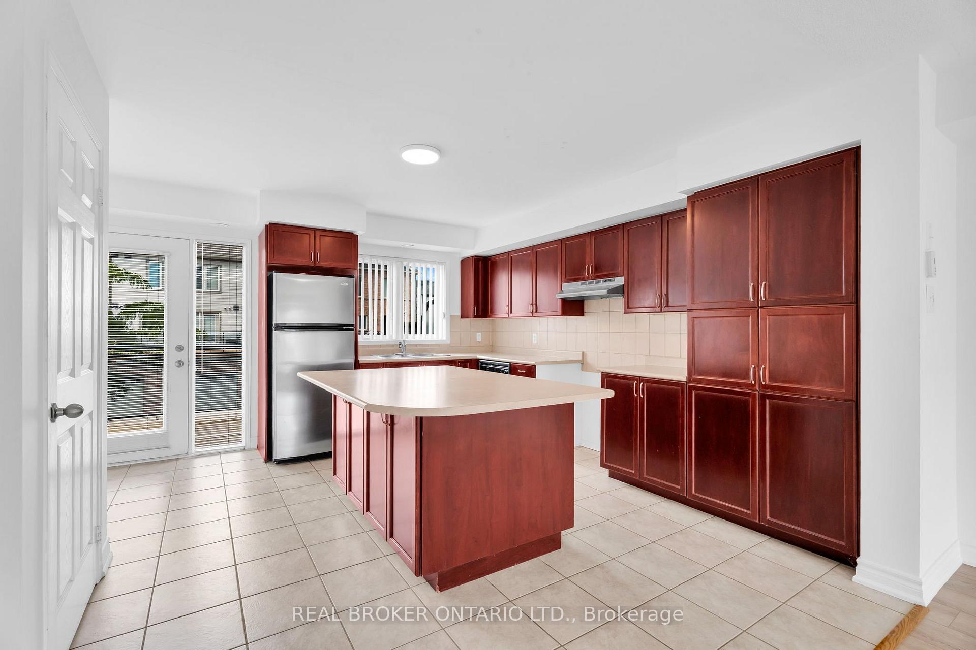 Photo 12 of Unit 9, 3015 Destination Drive, Mississauga, Churchill Meadows — HOMEH