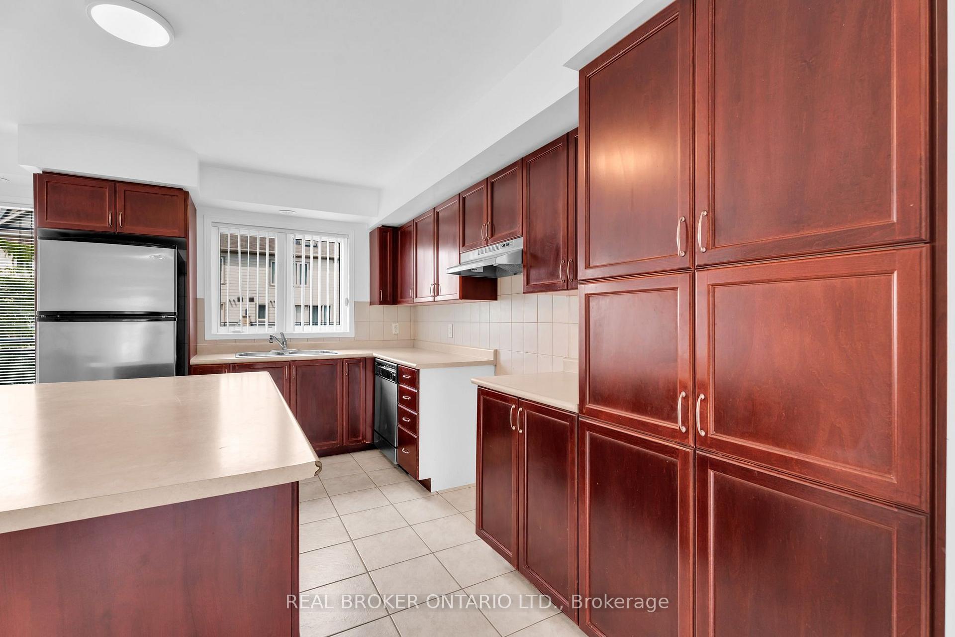 Photo 13 of Unit 9, 3015 Destination Drive, Mississauga, Churchill Meadows — HOMEH
