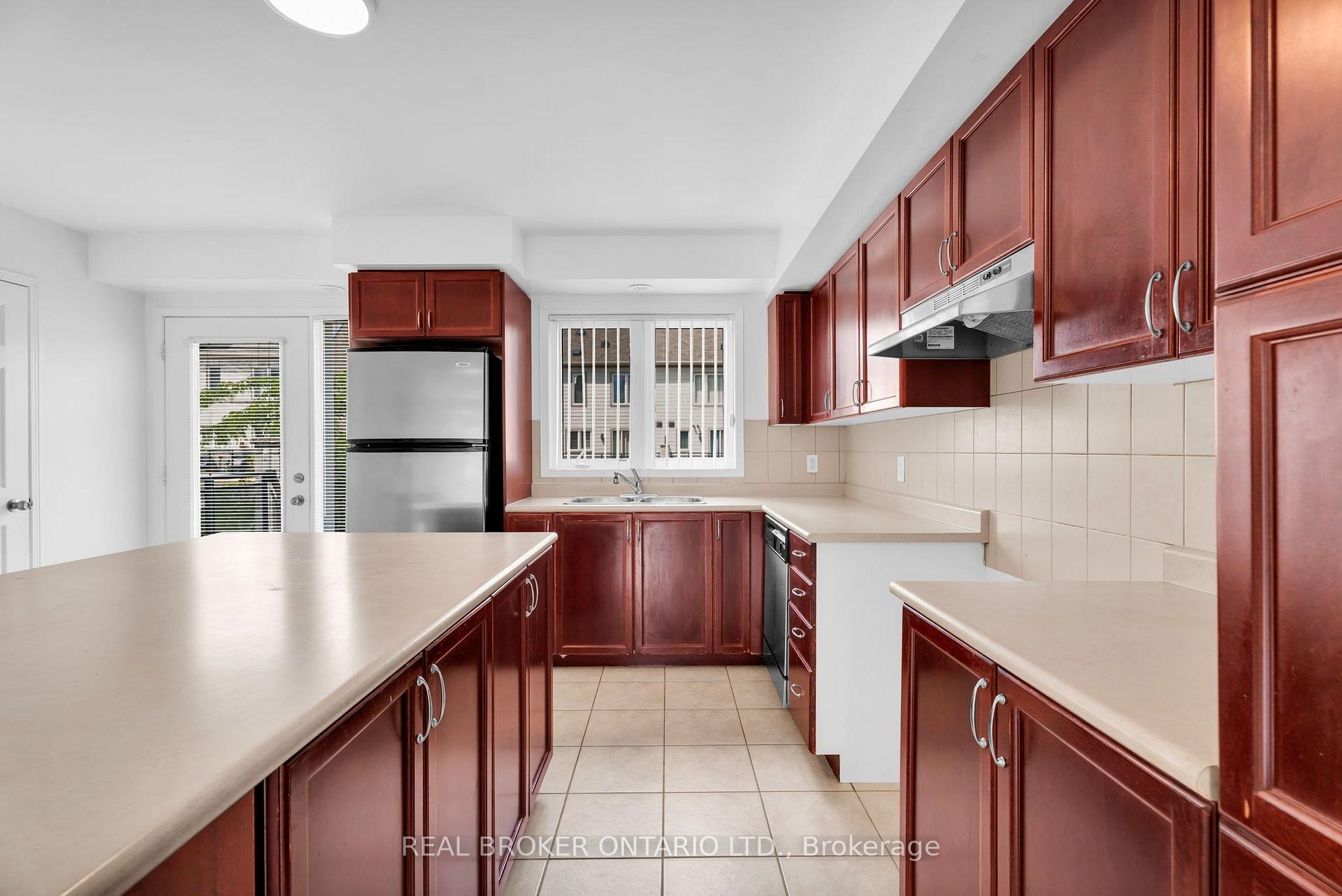 Photo 14 of Unit 9, 3015 Destination Drive, Mississauga, Churchill Meadows — HOMEH