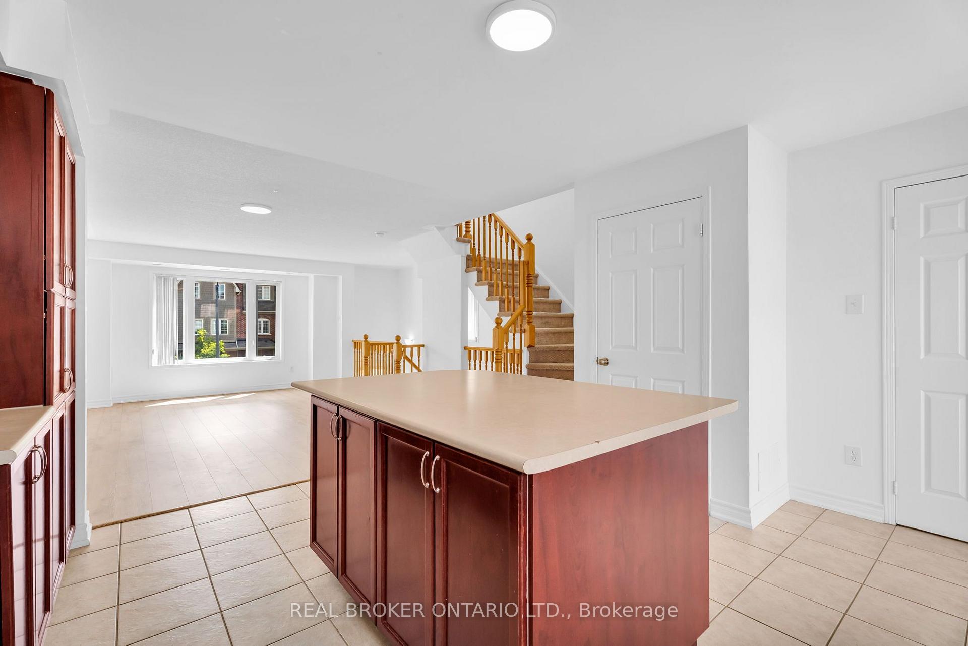 Photo 16 of Unit 9, 3015 Destination Drive, Mississauga, Churchill Meadows — HOMEH