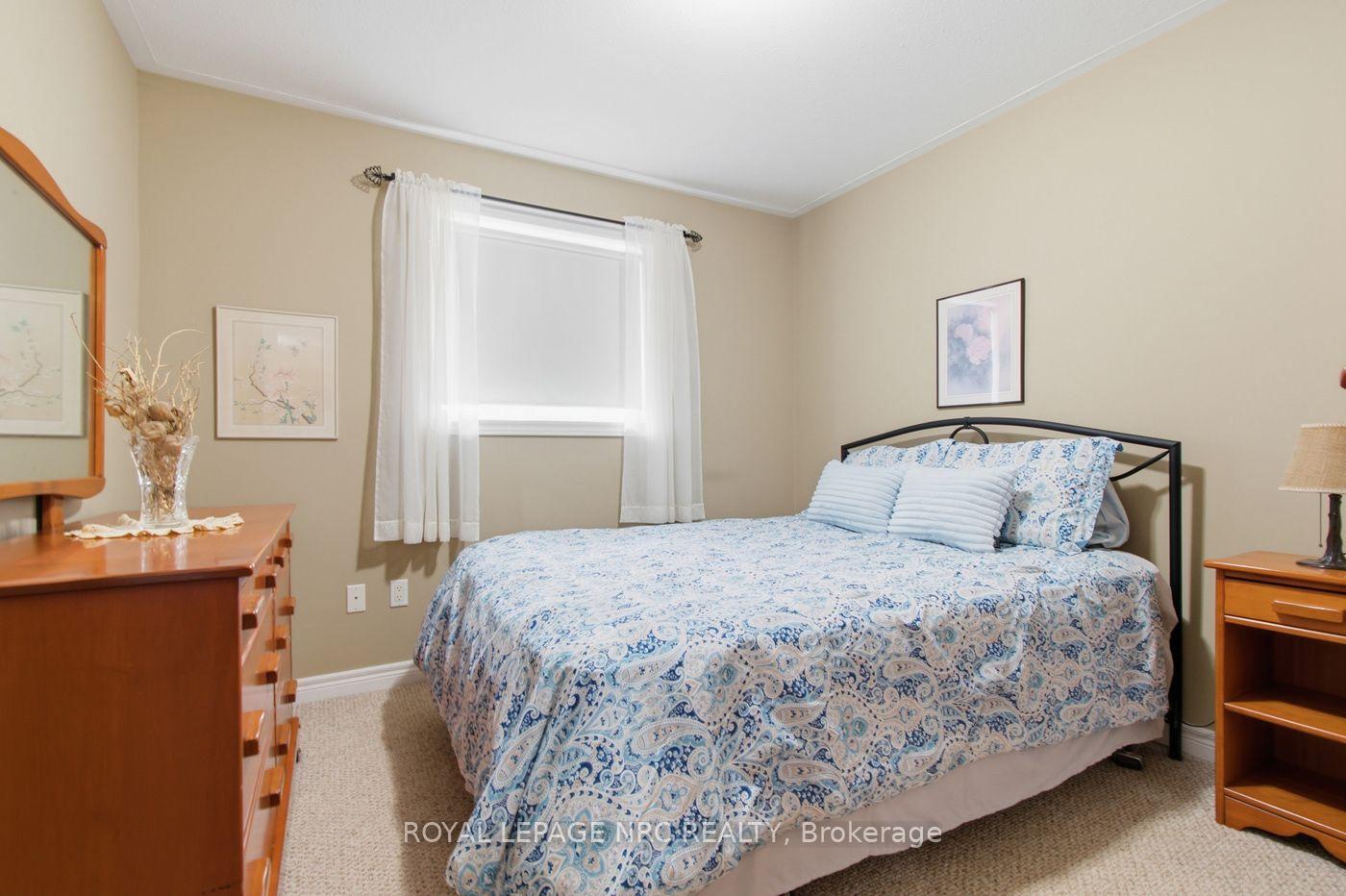 Photo 8 of 73 Rolling Meadows Boulevard, Pelham, Fonthill — HOMEH