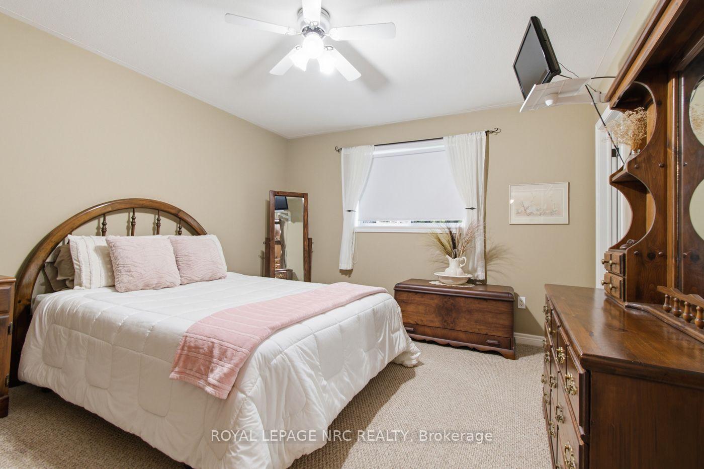 Photo 12 of 73 Rolling Meadows Boulevard, Pelham, Fonthill — HOMEH