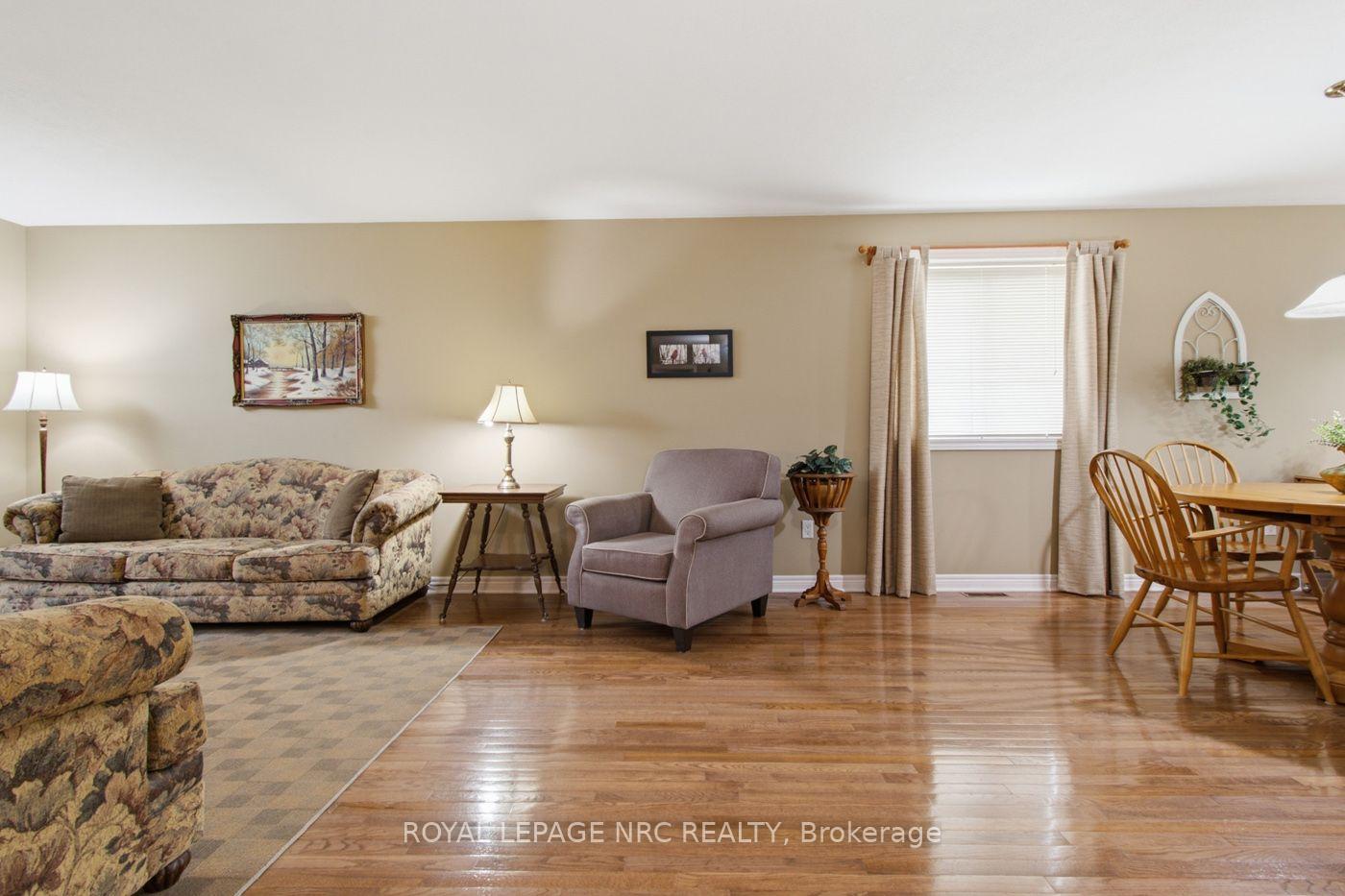 Photo 17 of 73 Rolling Meadows Boulevard, Pelham, Fonthill — HOMEH