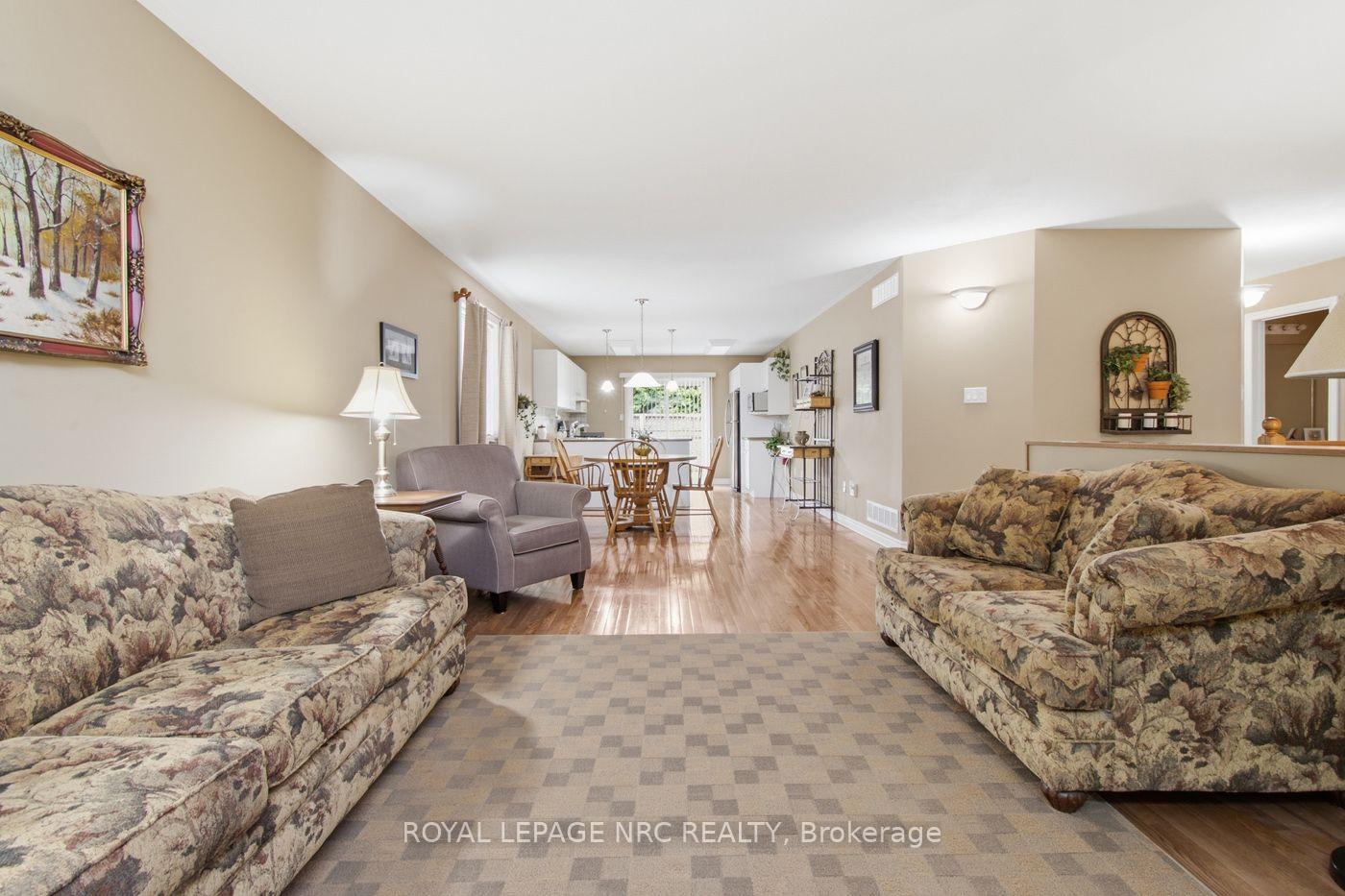Photo 20 of 73 Rolling Meadows Boulevard, Pelham, Fonthill — HOMEH
