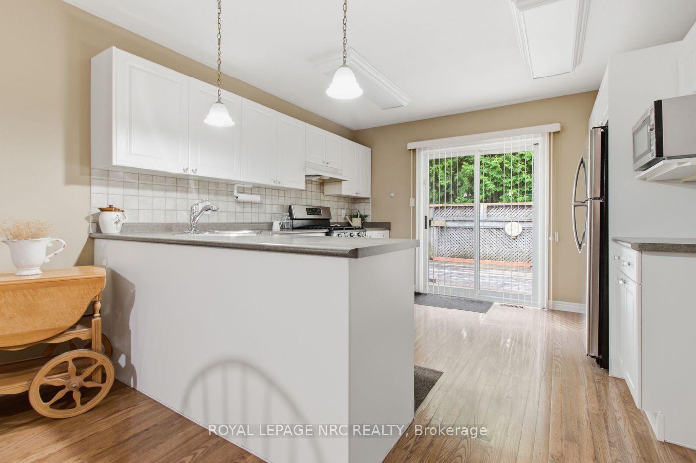 Photo 24 of 73 Rolling Meadows Boulevard, Pelham, Fonthill — HOMEH