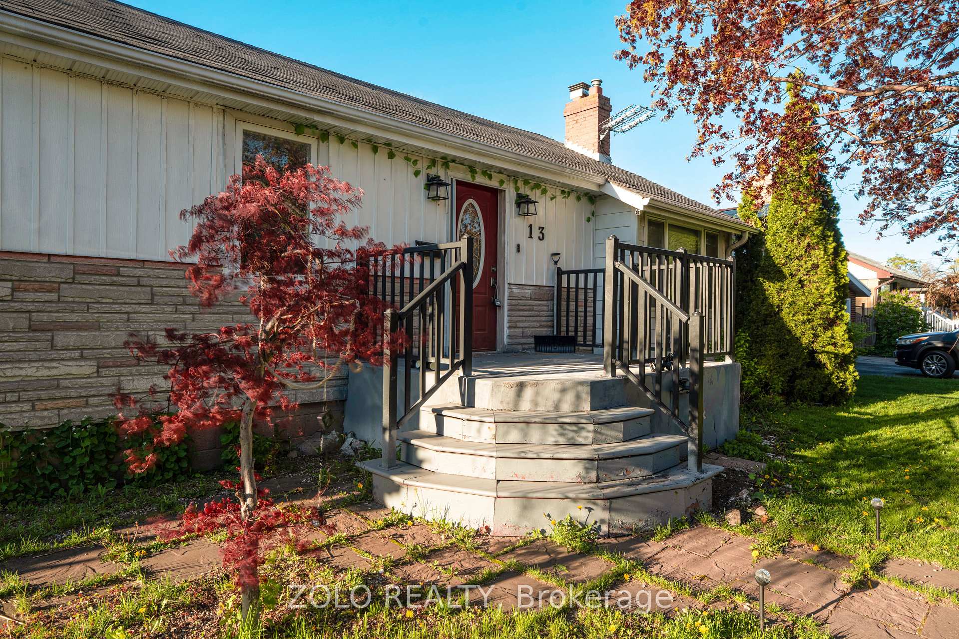 Photo 5 of 13 Foster Road, Mississauga, Malton — HOMEH
