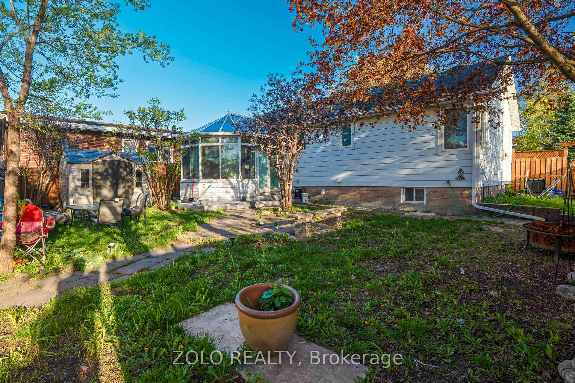 Photo 8 of 13 Foster Road, Mississauga, Malton — HOMEH