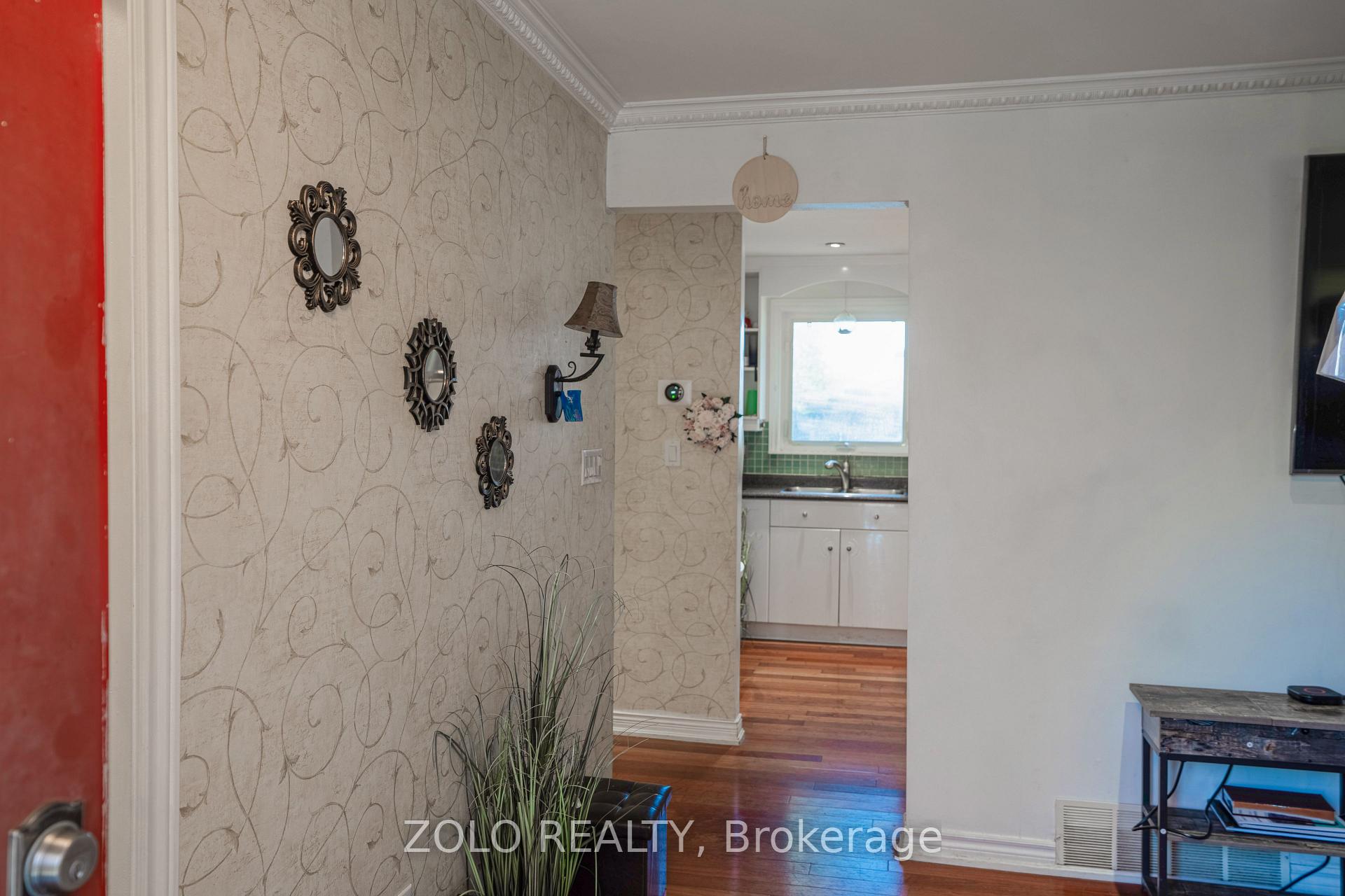 Photo 10 of 13 Foster Road, Mississauga, Malton — HOMEH