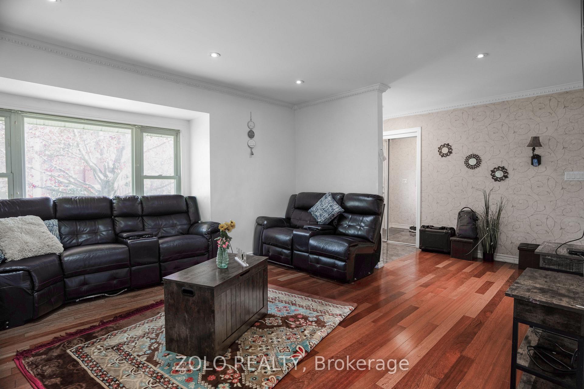 Photo 13 of 13 Foster Road, Mississauga, Malton — HOMEH