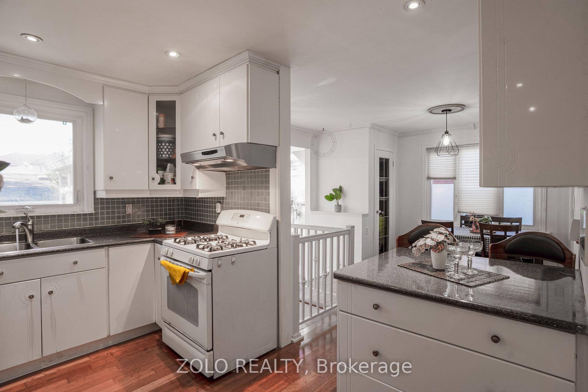 Photo 23 of 13 Foster Road, Mississauga, Malton — HOMEH