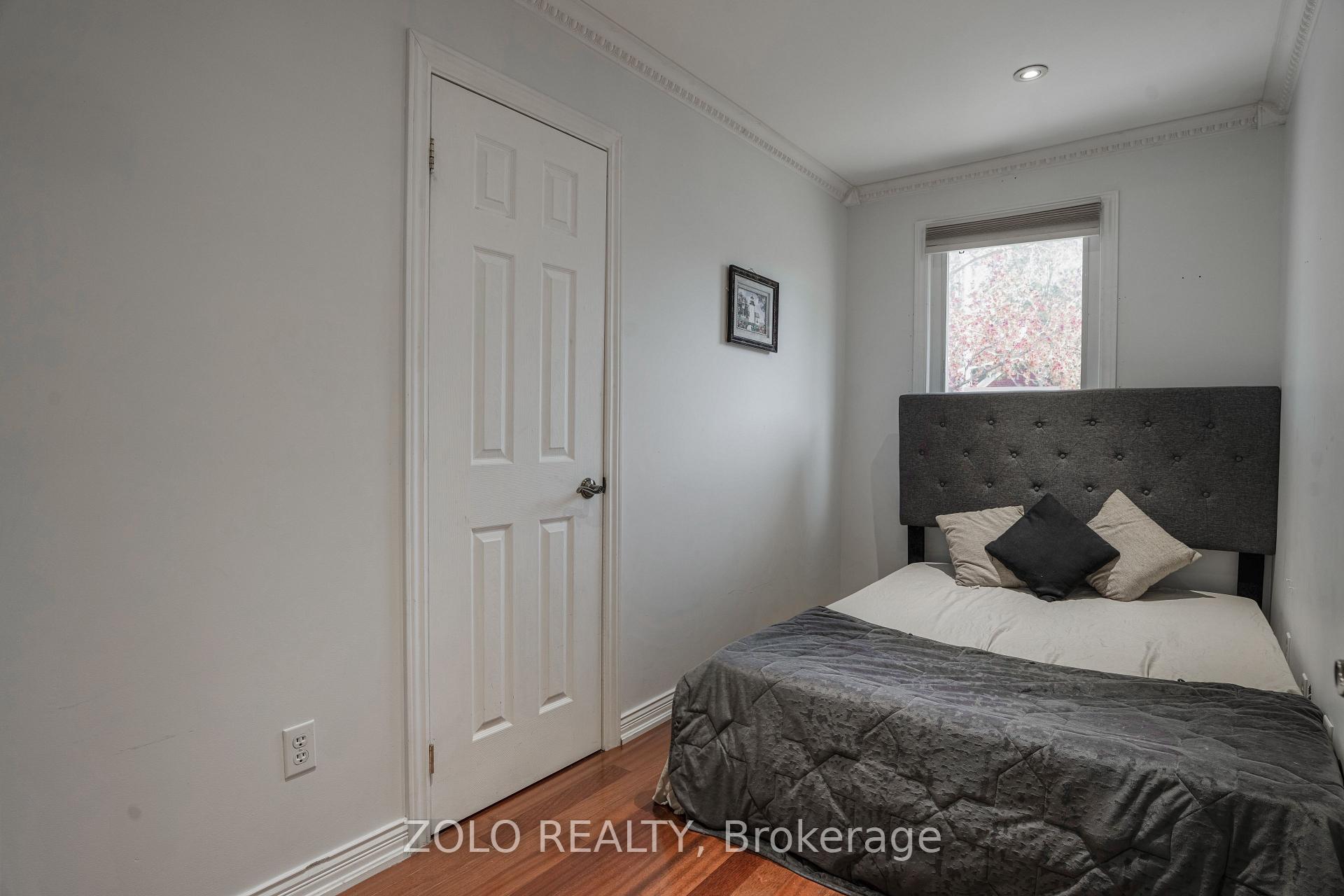 Photo 29 of 13 Foster Road, Mississauga, Malton — HOMEH
