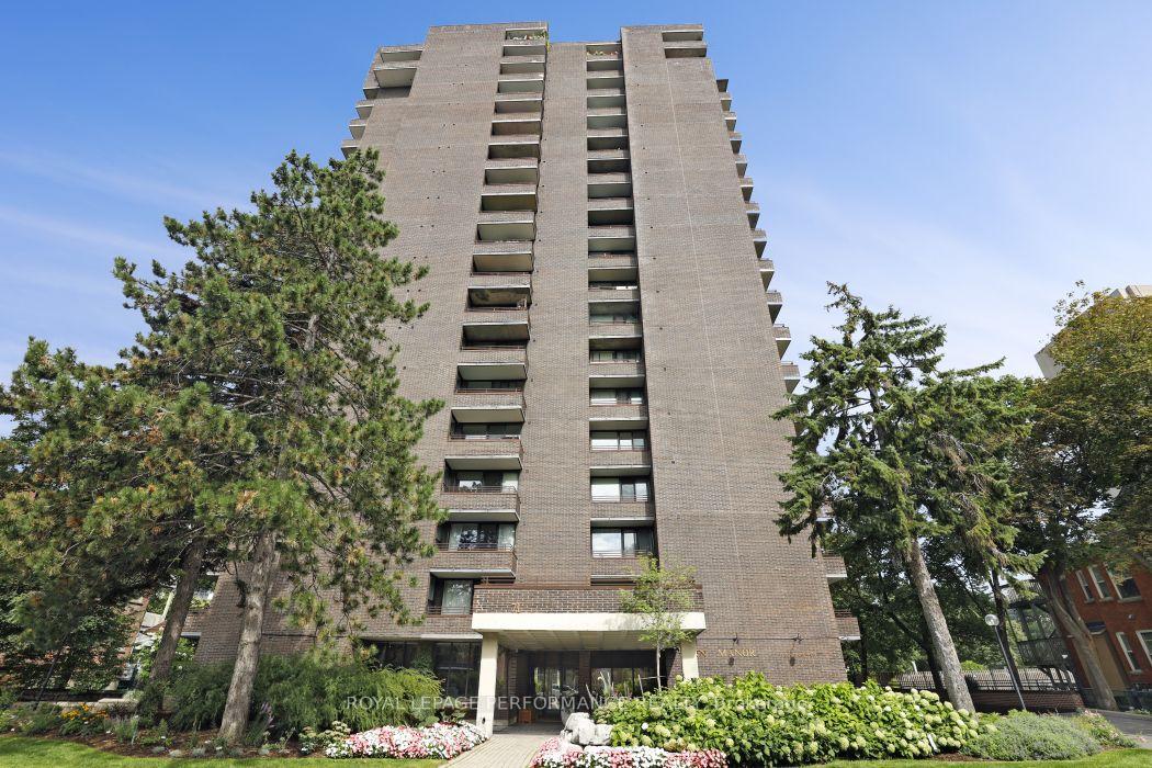 Photo of Unit 1801, 71 Somerset Street W