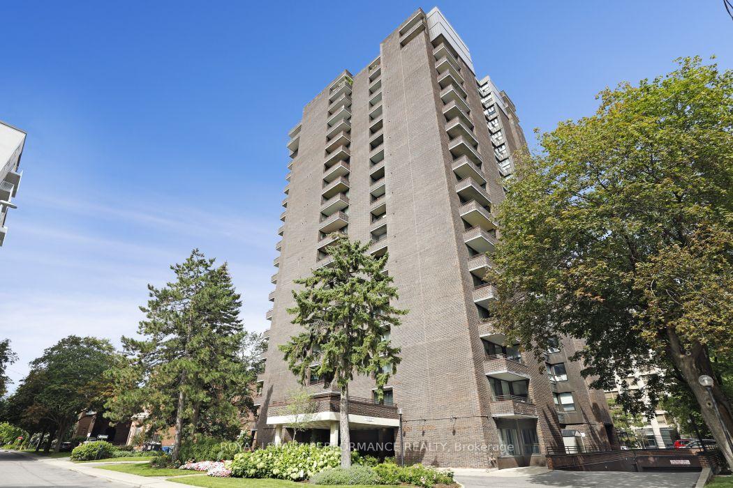 Photo 2 of Unit 1801, 71 Somerset Street W, Ottawa, Ottawa Centre/Golden Triangle — HOMEH