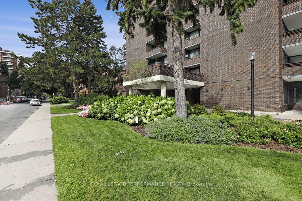 Photo 4 of Unit 1801, 71 Somerset Street W, Ottawa, Ottawa Centre/Golden Triangle — HOMEH