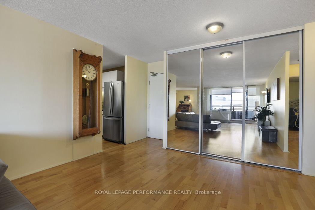 Photo 14 of Unit 1801, 71 Somerset Street W, Ottawa, Ottawa Centre/Golden Triangle — HOMEH