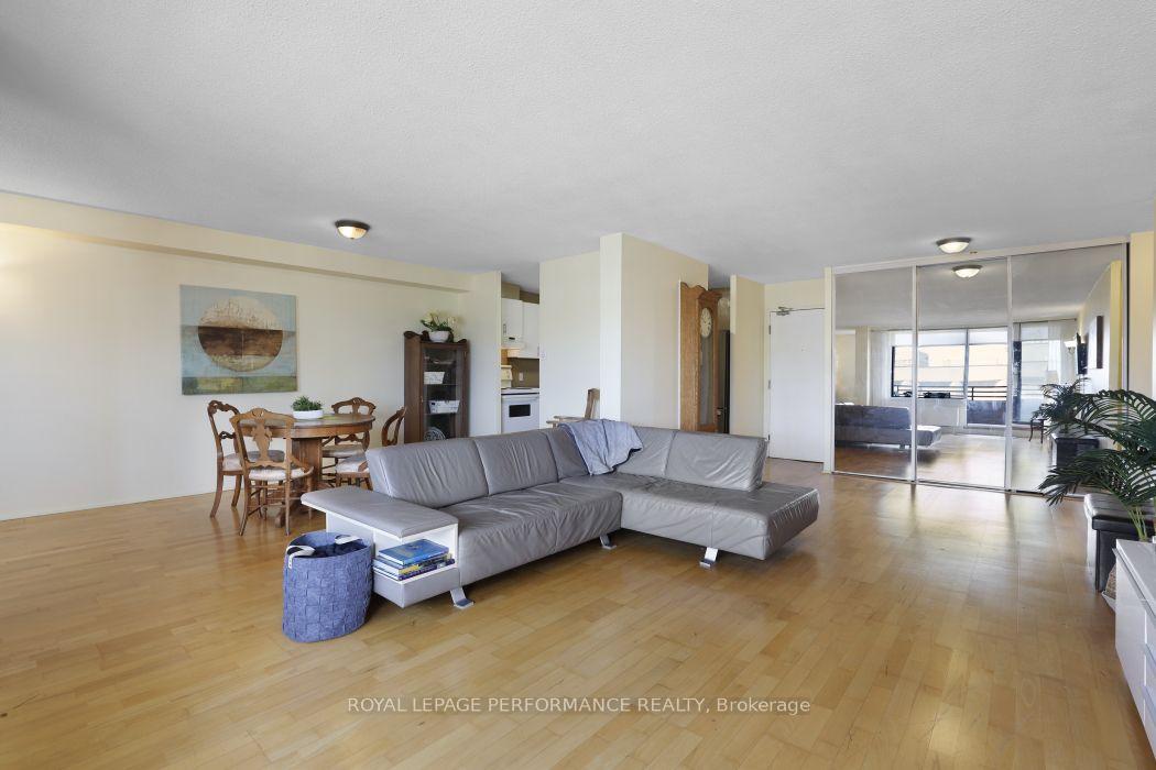 Photo 15 of Unit 1801, 71 Somerset Street W, Ottawa, Ottawa Centre/Golden Triangle — HOMEH