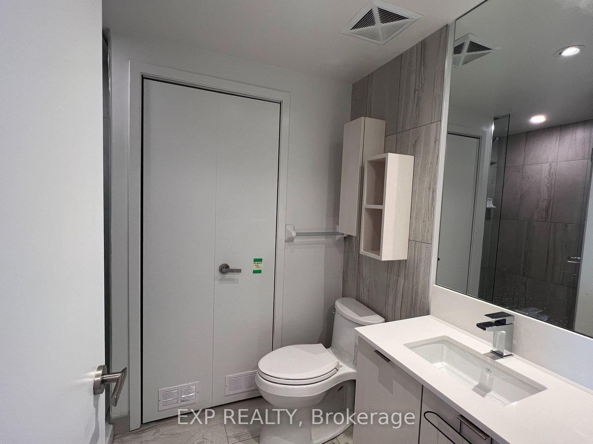 Photo 4 of Unit 3213, 195 Redpath Avenue, Toronto, Mount Pleasant West — HOMEH