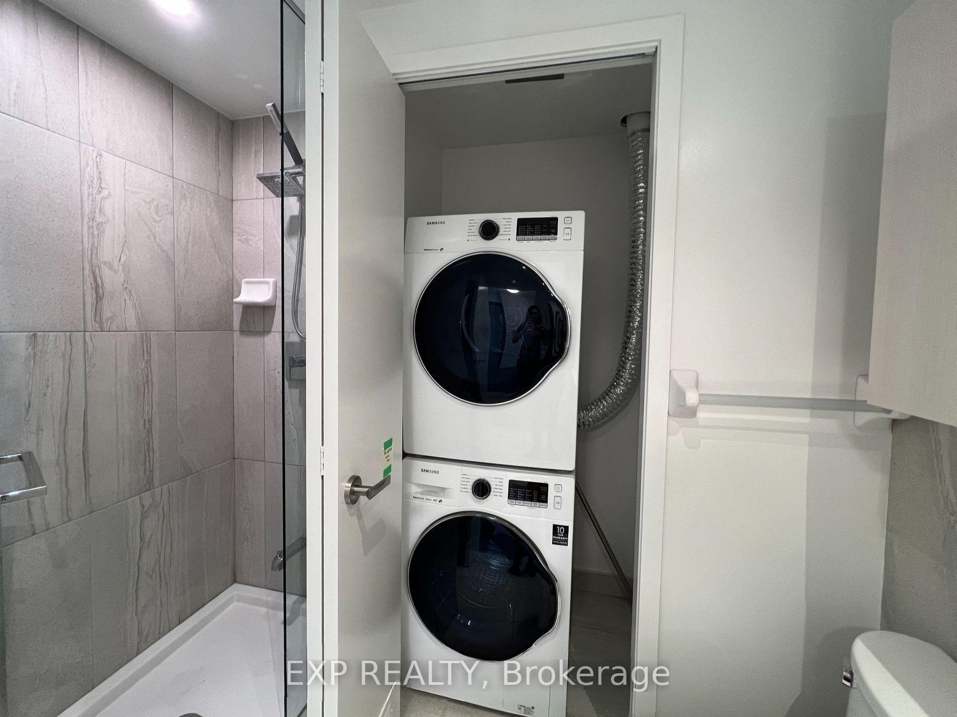 Photo 3 of Unit 3213, 195 Redpath Avenue, Toronto, Mount Pleasant West — HOMEH