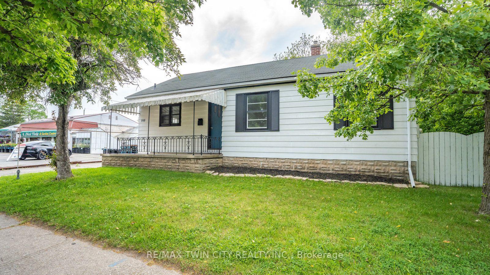 Photo 3 of 848 Colborne Street E, Brantford, Echo Place — HOMEH