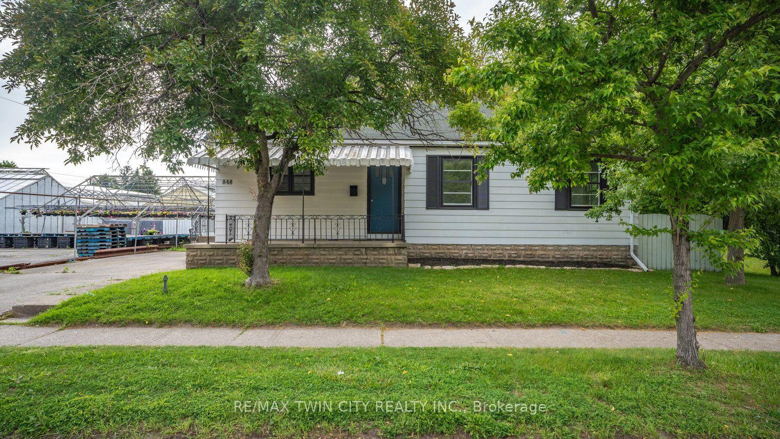 Photo 2 of 848 Colborne Street E, Brantford, Echo Place — HOMEH