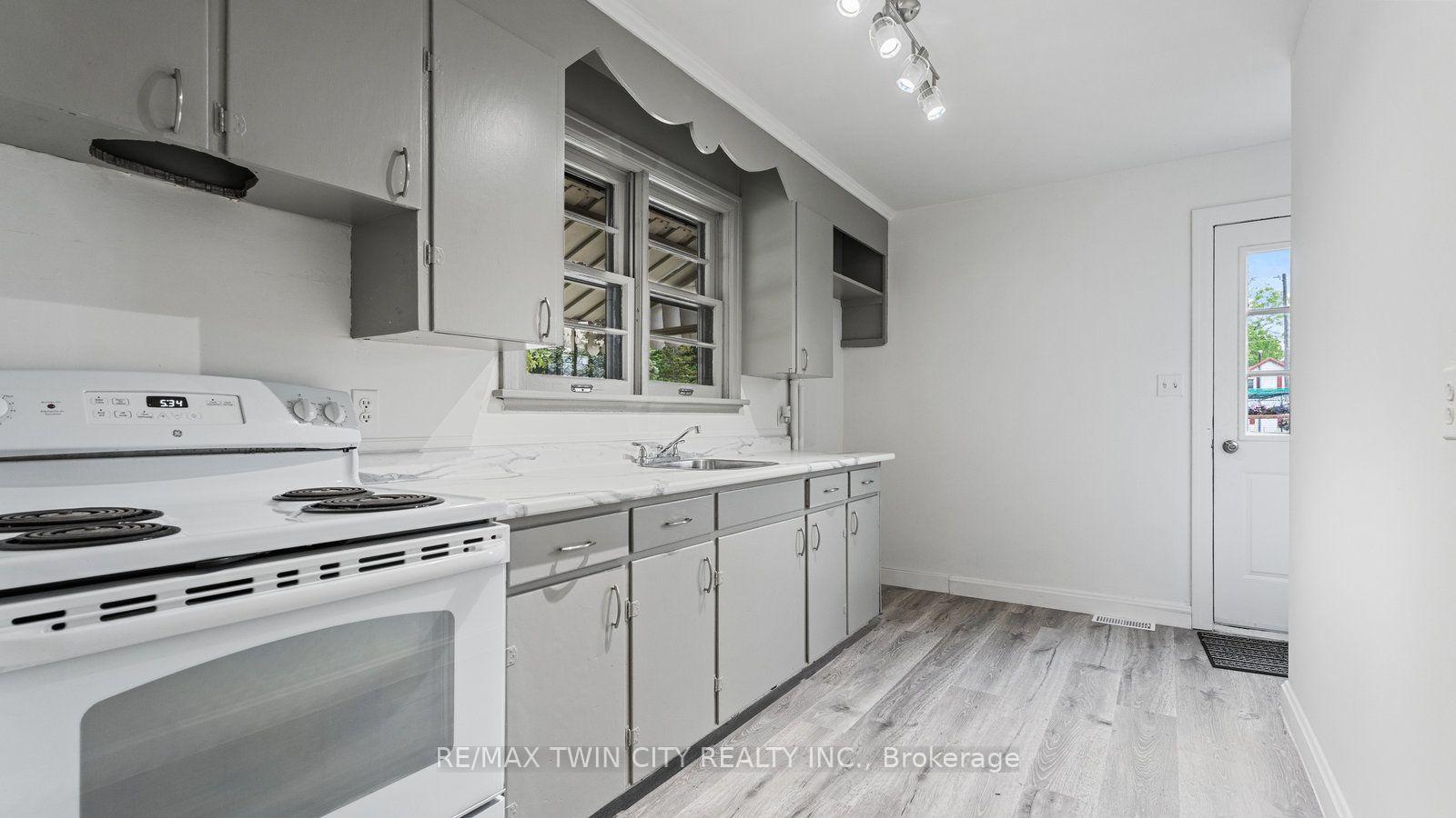 Photo 6 of 848 Colborne Street E, Brantford, Echo Place — HOMEH