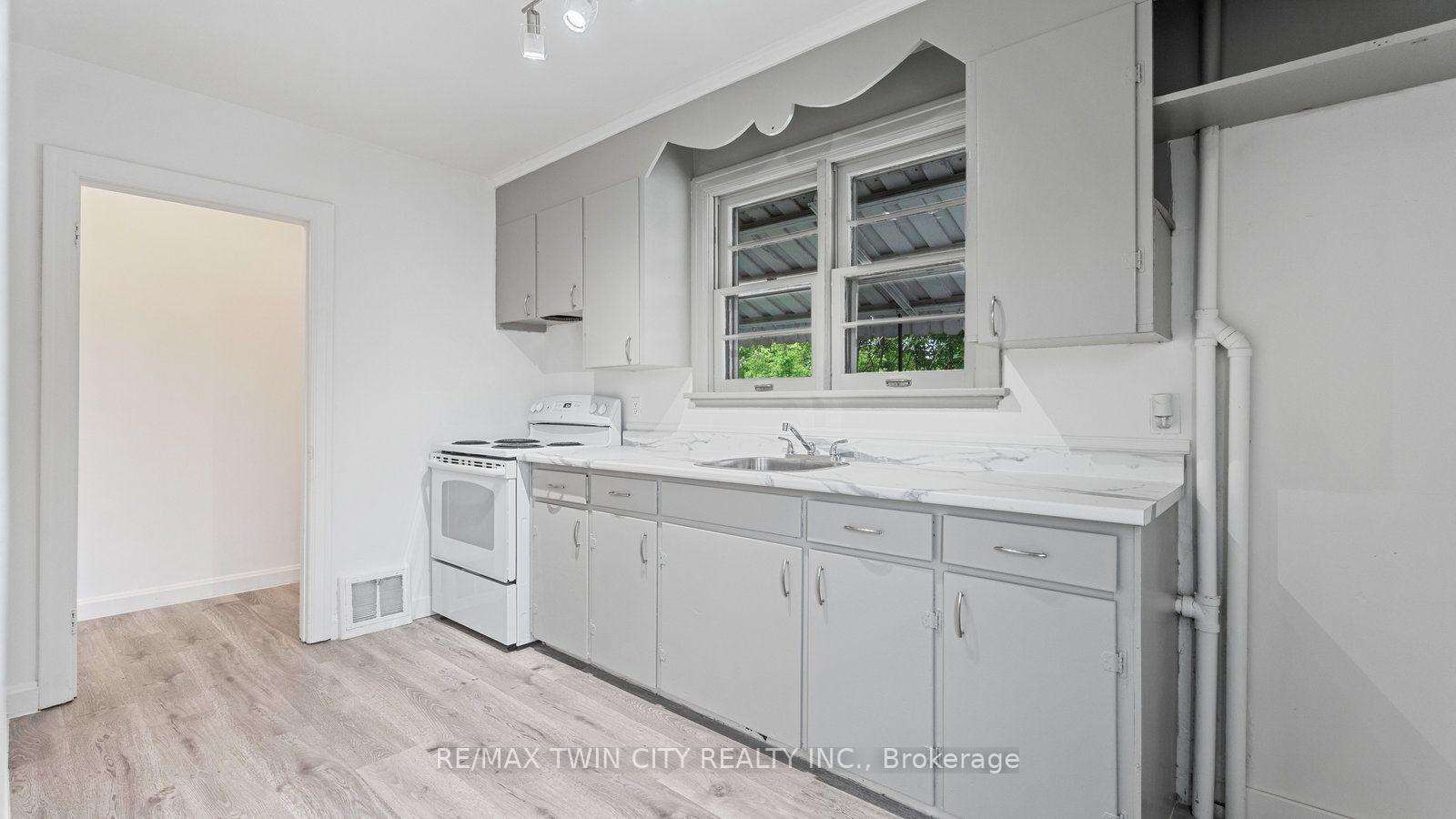 Photo 7 of 848 Colborne Street E, Brantford, Echo Place — HOMEH