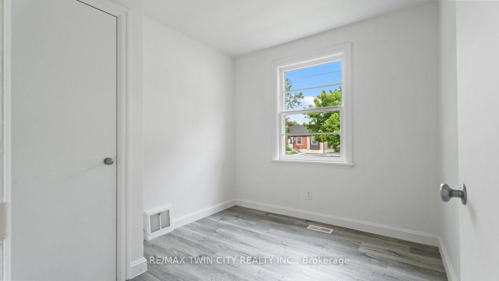 Photo 12 of 848 Colborne Street E, Brantford, Echo Place — HOMEH