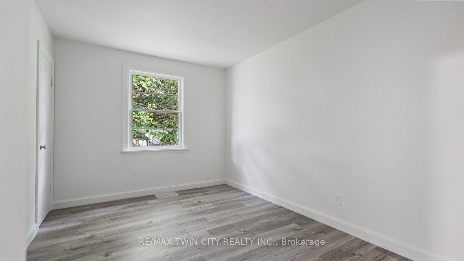 Photo 15 of 848 Colborne Street E, Brantford, Echo Place — HOMEH