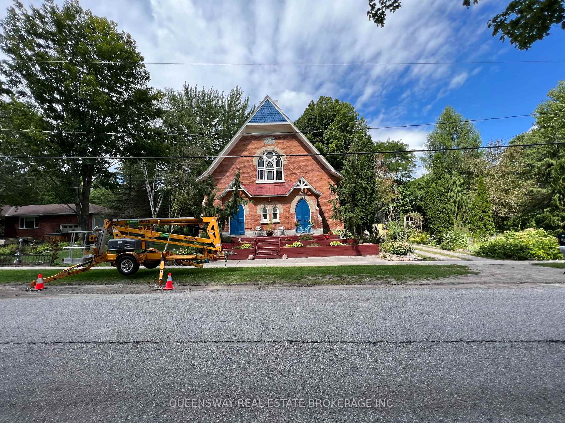 Photo of 10 Mill Street W