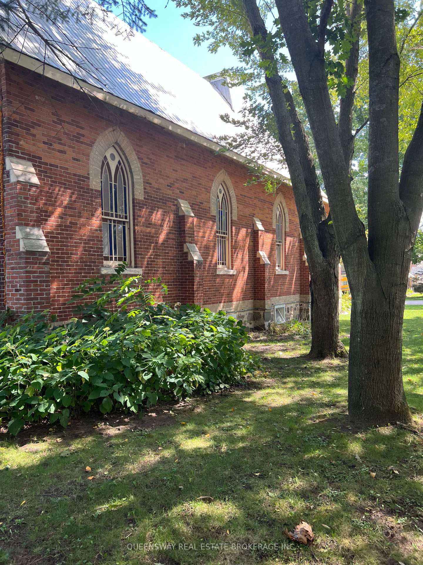 Photo 2 of 10 Mill Street W, Springwater, Hillsdale — HOMEH