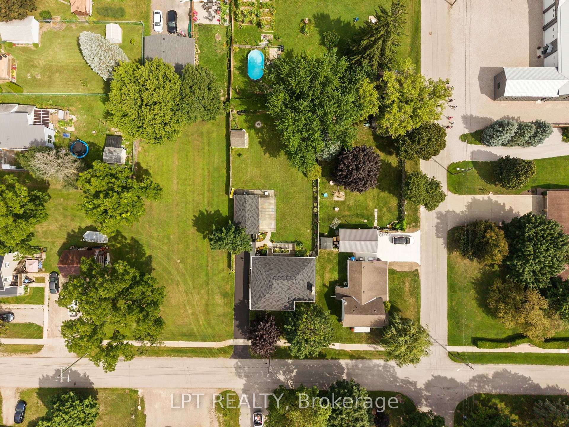 Photo 6 of 226 Tain Street, North Middlesex, Parkhill — HOMEH