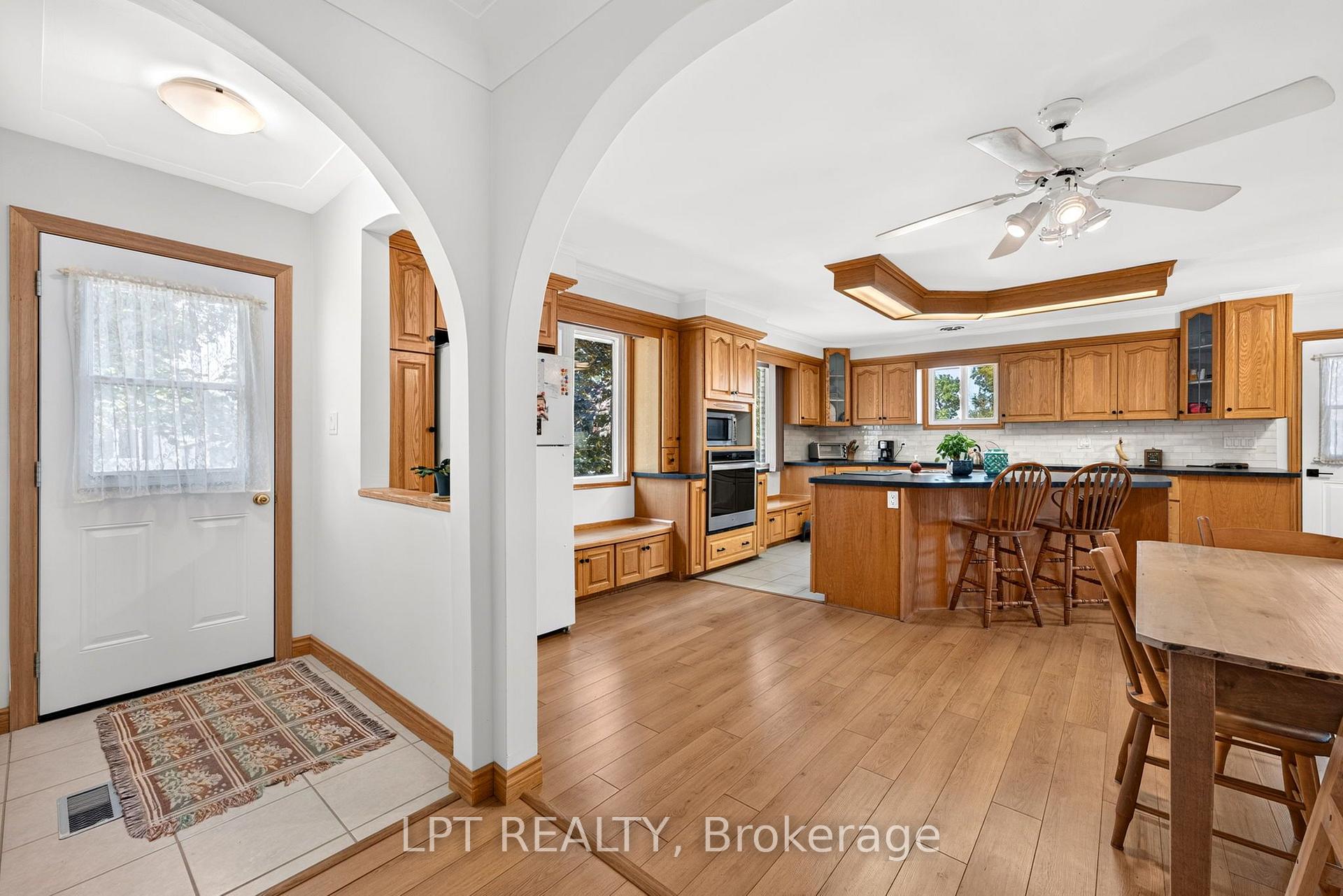 Photo 9 of 226 Tain Street, North Middlesex, Parkhill — HOMEH
