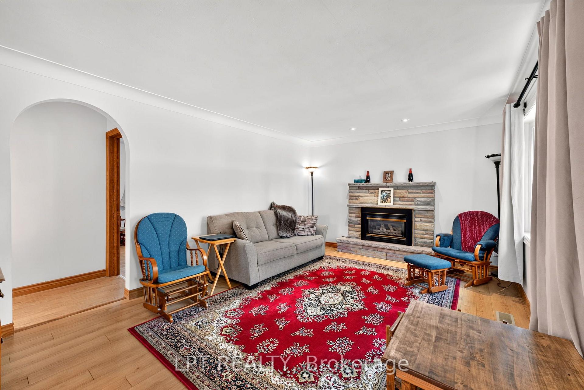 Photo 10 of 226 Tain Street, North Middlesex, Parkhill — HOMEH