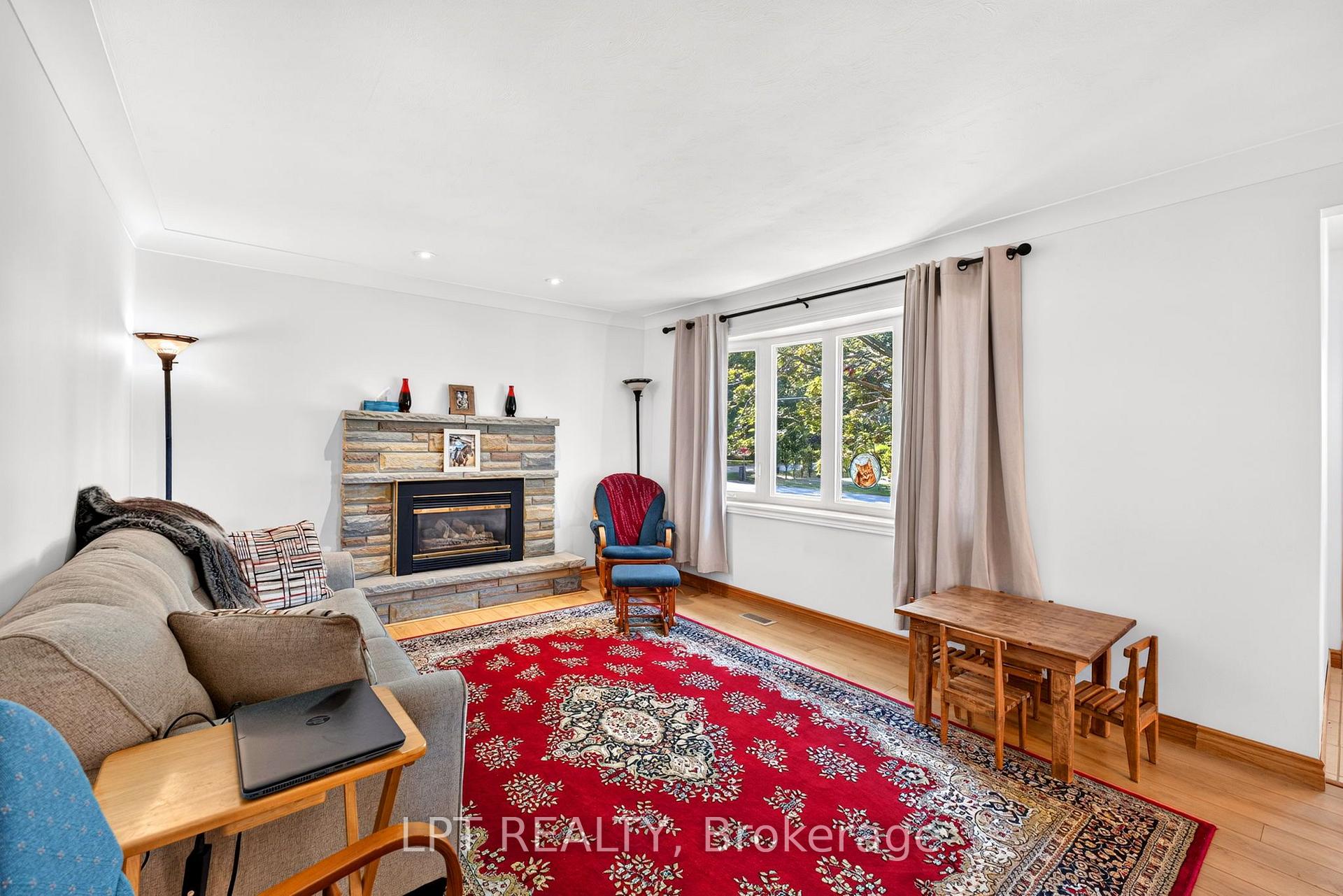 Photo 11 of 226 Tain Street, North Middlesex, Parkhill — HOMEH