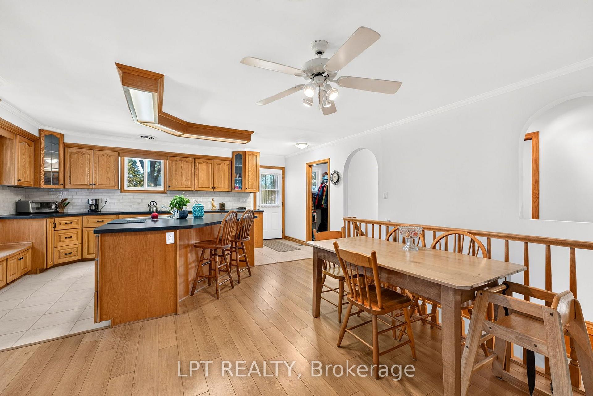 Photo 15 of 226 Tain Street, North Middlesex, Parkhill — HOMEH