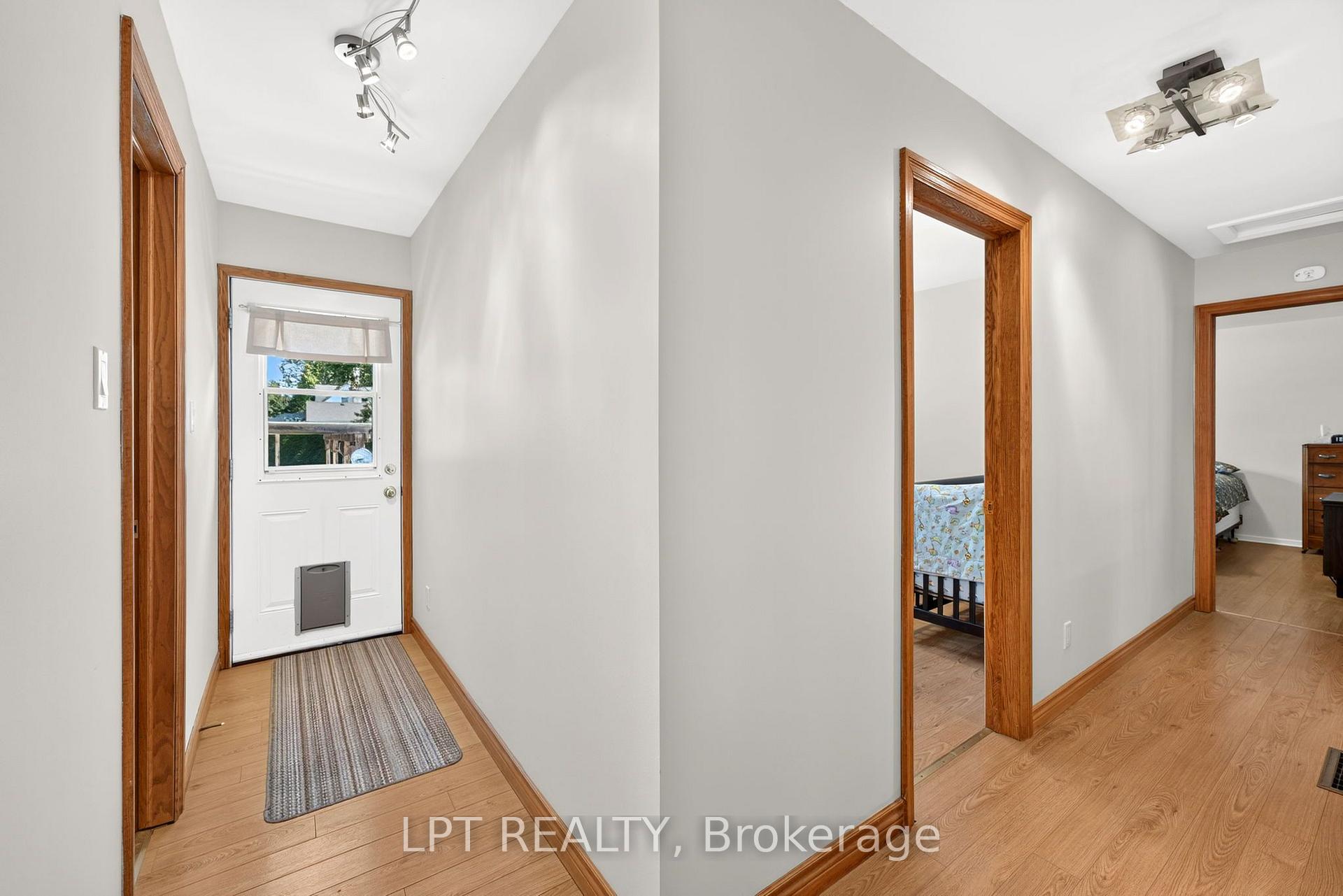 Photo 21 of 226 Tain Street, North Middlesex, Parkhill — HOMEH