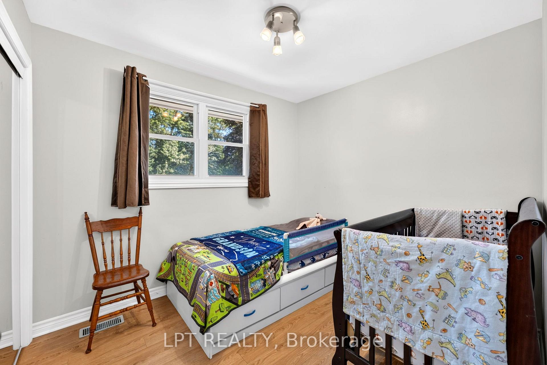 Photo 23 of 226 Tain Street, North Middlesex, Parkhill — HOMEH